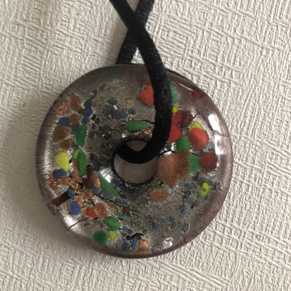 Art glass donut necklace - Picture 2 of 3